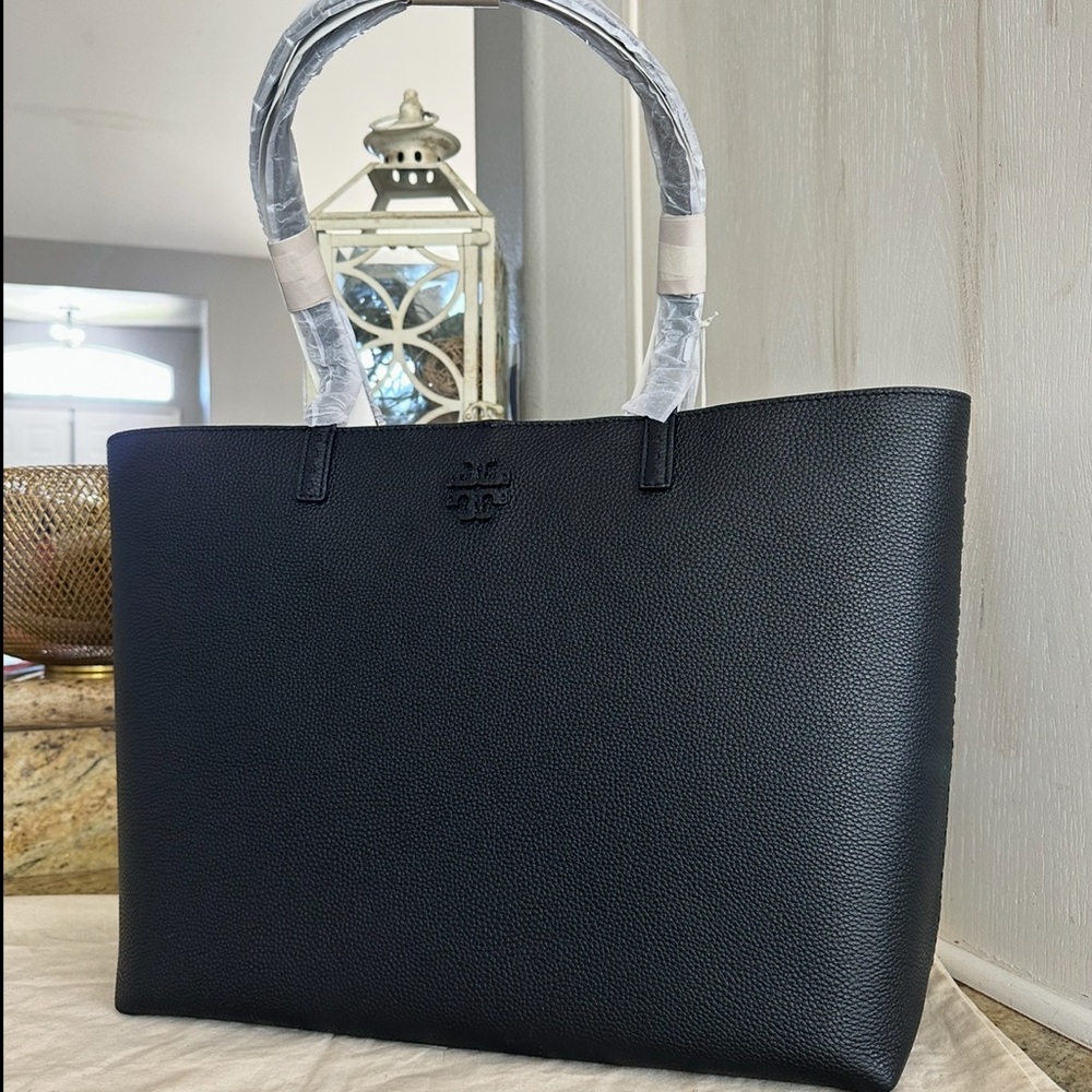 New Tory Burch McGraw tote in black - Picture 2 of 7